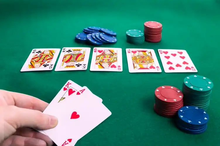 kkdb slots game presentation with mobile-friendly spacing and icons
